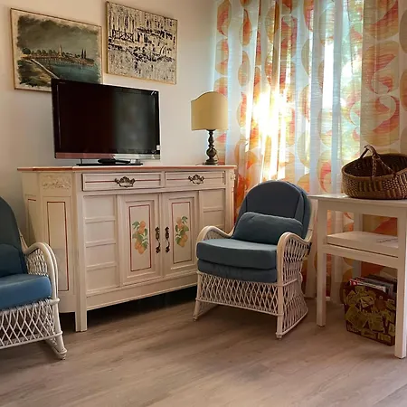 Apartment Alhambra Sweet Near The Sea